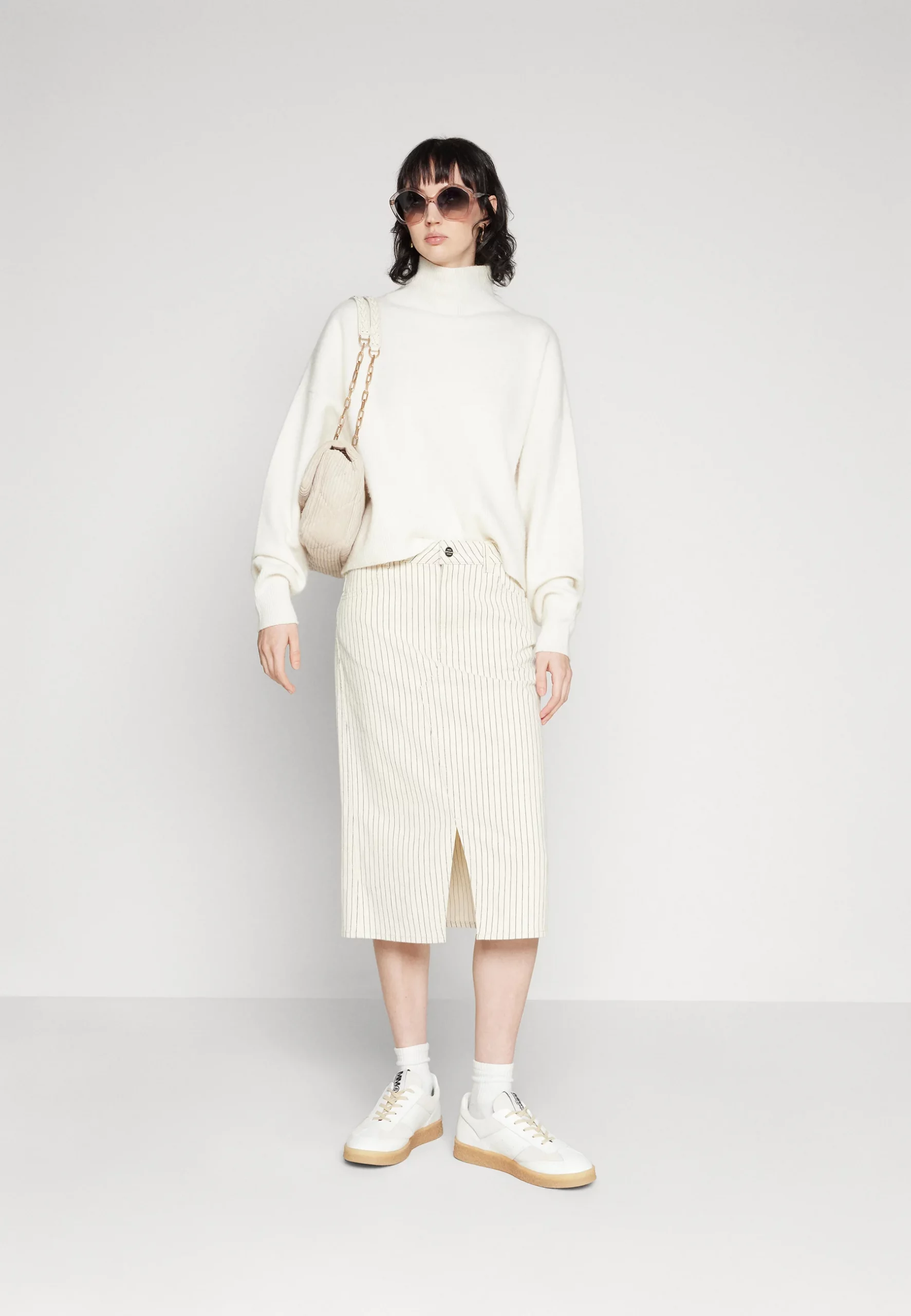 76438e8d10334c2fb71595e237e2a527