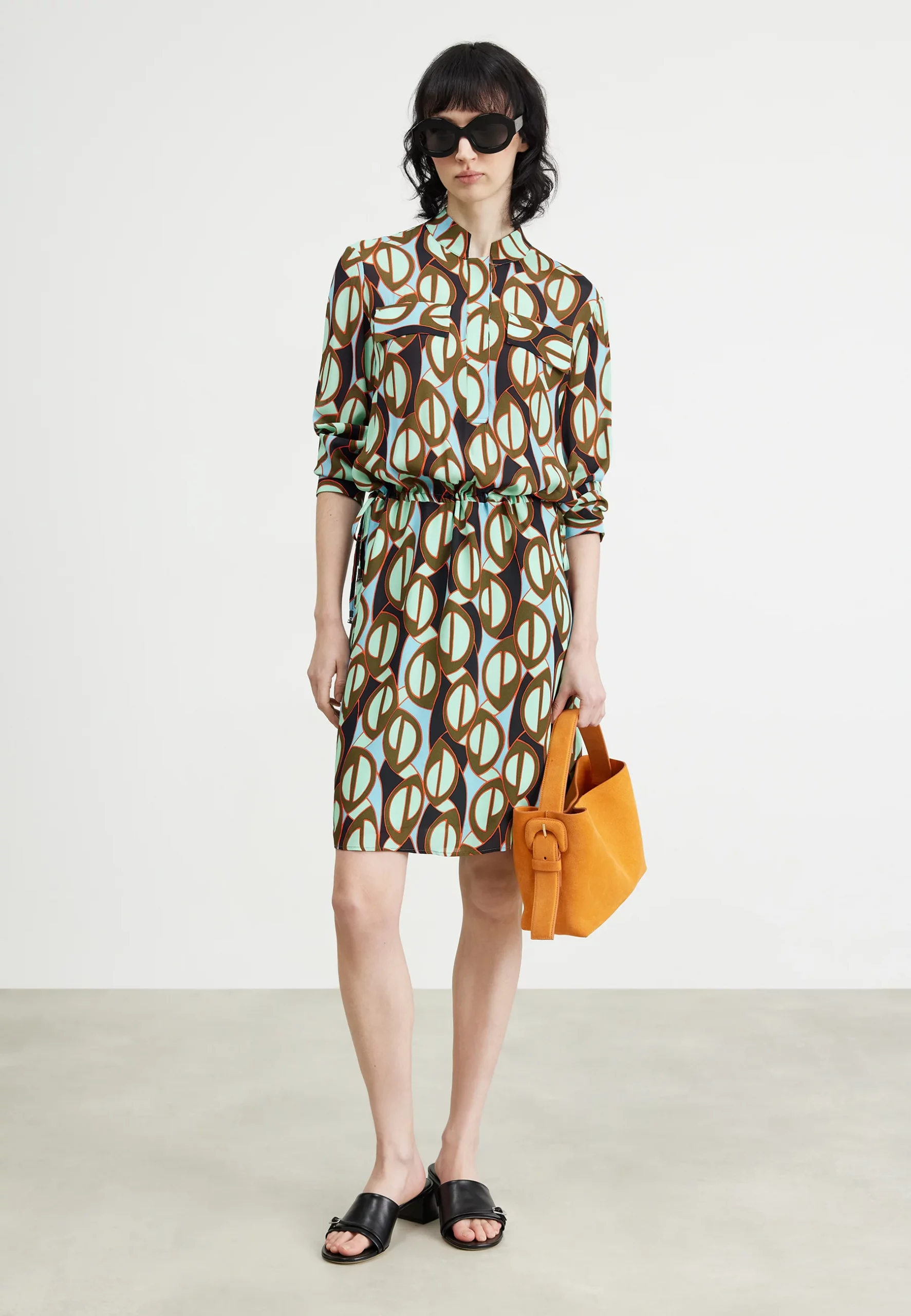 a4e6c9562e3b4463bc14f11835d4ec6d